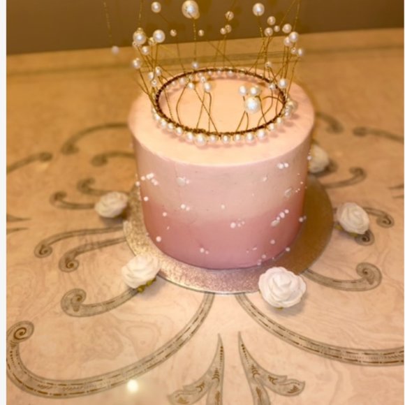 Unique Faux Pearl Cake Decoration - Picture 5 of 5